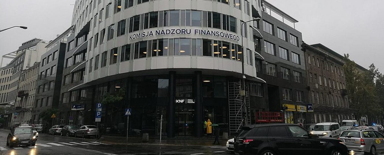 Nowe wymogi KNF wobec małych instytucji płatniczych wywołały spór
